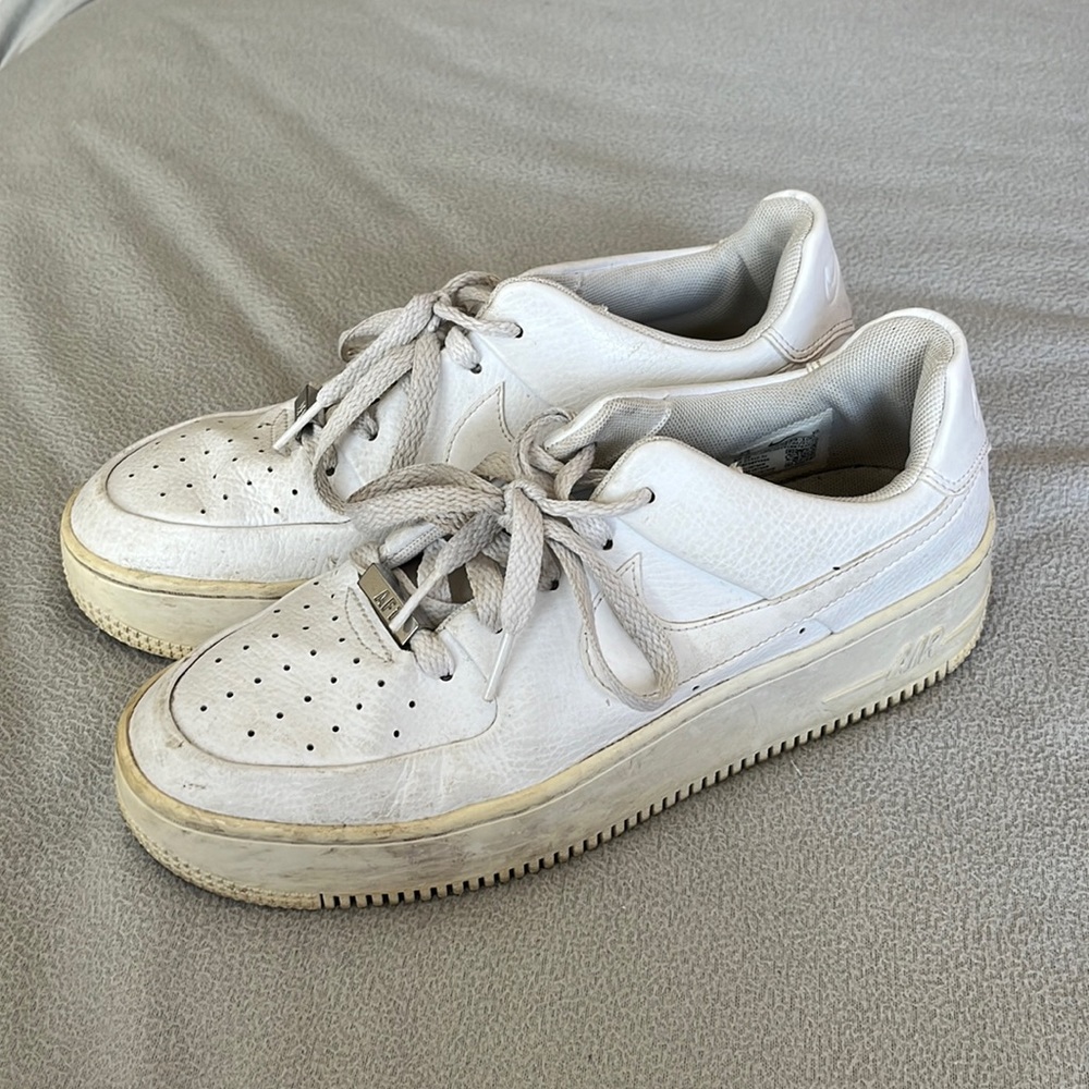 White AF1s